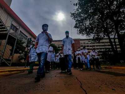 Huelga en IPS continuará pese a reincorporación de médicos » Ñanduti