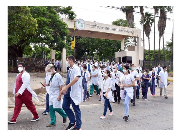 Tras movilización, IPS decide renovar contratos a médicos desvinculados