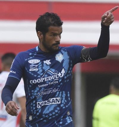 Ordenan captura del futbolista Salustiano Candia - Nacionales - ABC Color