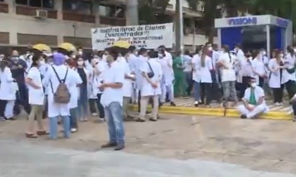 IPS: Recontratan a médicos pero no se reconocería antigüedad - C9N