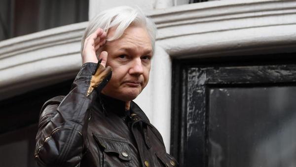 Jueza británica rechaza extraditar a Assange a EEUU