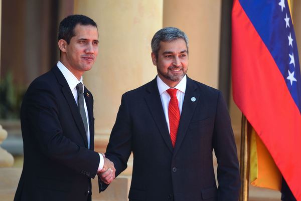 Escándalo por corrupción que envuelve a un allegado de Guaidó salpica al gobierno de Mario Abdo - Megacadena — Últimas Noticias de Paraguay