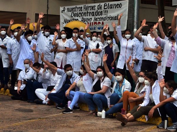 IPS renueva contratos a 51 médicos, pero sigue en pie amenaza de huelga