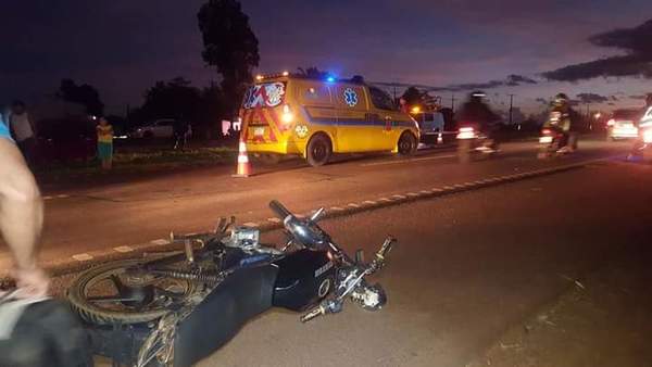 Mujer muere luego de ser atropellada por una moto y automóvil sobre Ruta PY02