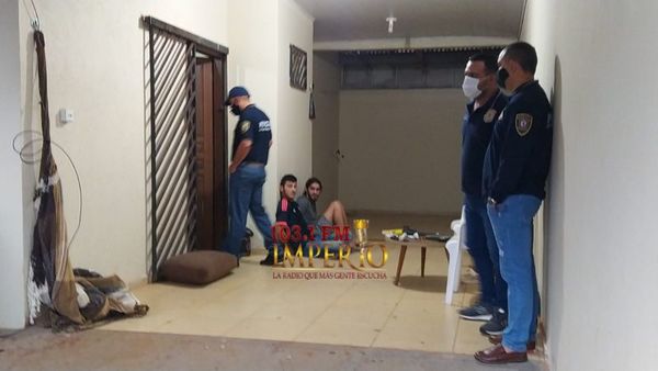 Detienen a tres  personas tras allanamiento