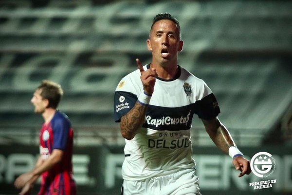 Con gol de Lucas Barrios sobre la hora, Gimnasia gana a San Lorenzo de los Romero
