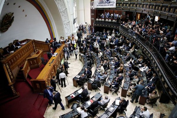 El régimen chavista pretende retomar el control de la Asamblea Nacional y la oposición extiende sus funciones » Ñanduti