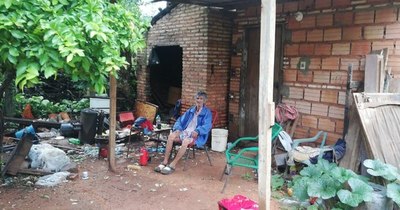 La Nación / Abuelito sigue sin cobrar pensión que Hacienda le cortó por declararlo muerto