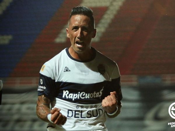 Lucas Barrios dejó fuera a San Lorenzo de los Romero