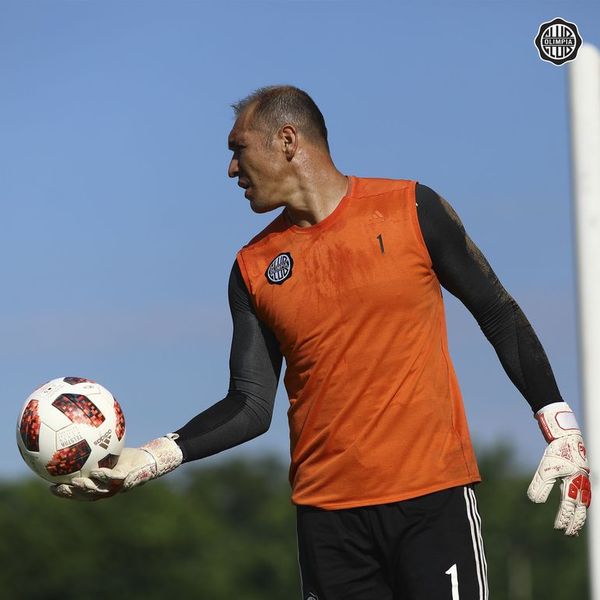 Azcona desea seguir en el fútbol paraguayo - Fútbol - ABC Color