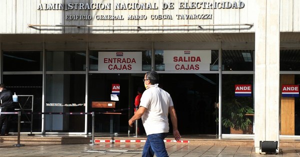 La Nación / Ande cortará el servicio a 120 mil usuarios con cinco facturas sin pagar