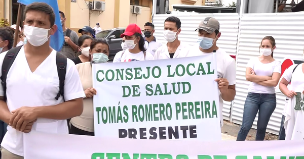 Personal de blanco se manifestó frente a Hacienda