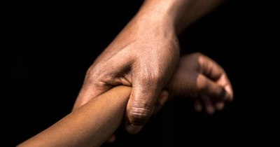 La Nación / CDE: niña de 11 años fue abusada y embarazada por allegado de su familia