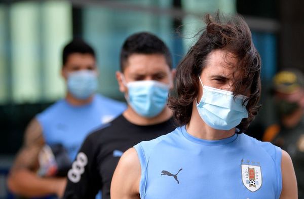 Conmebol se solidariza con Cavani - Fútbol - ABC Color