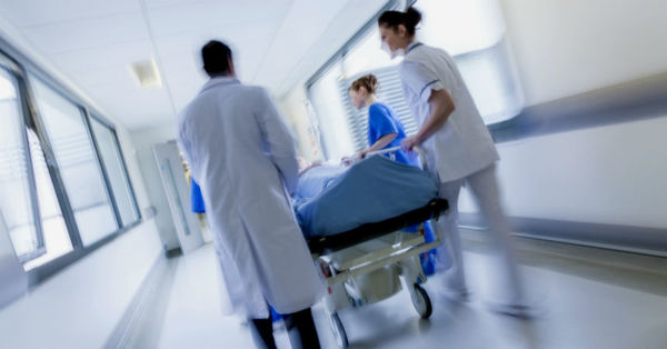 Mujer ‘resucita’ luego que los médicos le dijeran a su familia que había muerto de Covid-19 - C9N