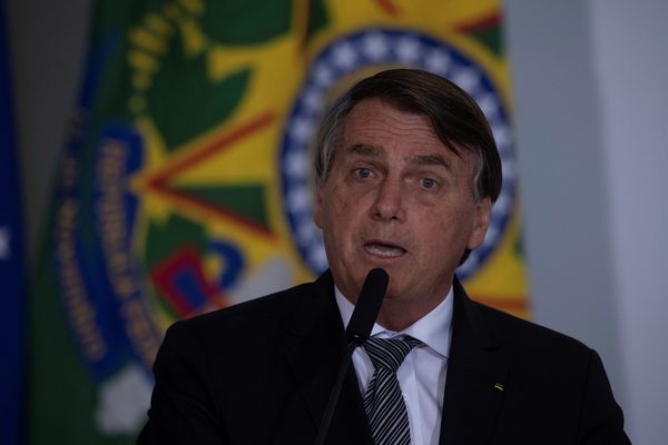 Bolsonaro dice que Brasil está quebrado y que él no puede hacer nada - MarketData