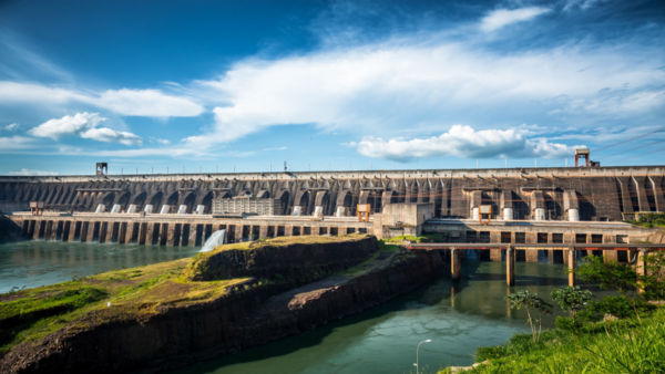 Itaipú costeará mejoras de empresa brasileña