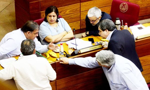 Frente Guasu pide que el “arreglo” secreto con PDVSA sea aclarado - Nacionales - ABC Color