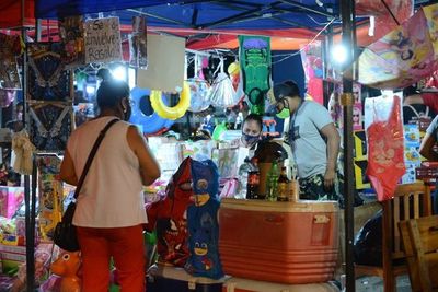 Esperan respuesta para que Reyes puedan comprar al menos hasta las 2:00 a.m. - Nacionales - ABC Color
