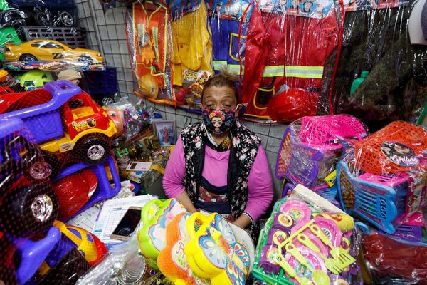 Las compras del día de Reyes caen en México cerca del 50 % por la pandemia - MarketData