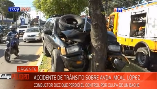 Bache y falta de respuesta de freno provocan accidente sobre Mcal. López