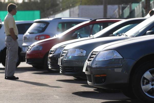 Cae uno que alguilaba autos y los vendía, sospechan que hacía en complicidad con dueños