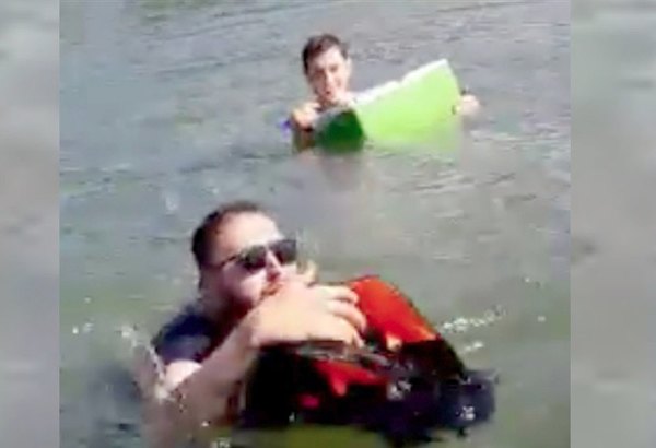 Crónica / Tres jóvenes ojesalvá de morir bajo las aguas