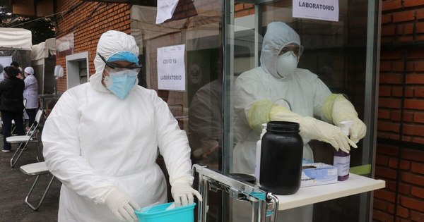 La Nación / Pacientes con covid consultan tarde y van “directo al tubo”