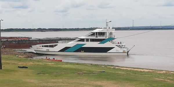 A un año del primer viaje del ferry, su futuro es “incierto” - Nacionales - ABC Color