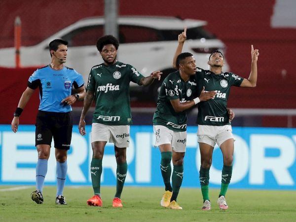 Palmeiras golea a River Plate y acaricia la final