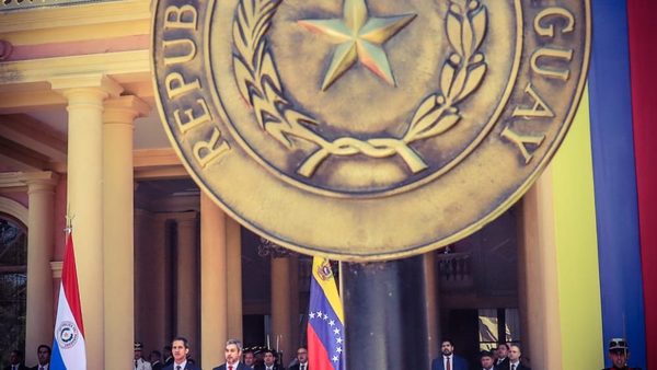 Entre enredos y contradicciones, Villamayor dice no poder acordar con Guaidó