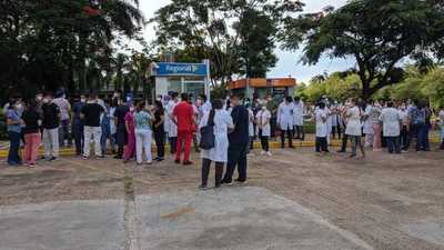 IPS: médicos congelan huelga para negociar la antigüedad de residentes - ADN Digital