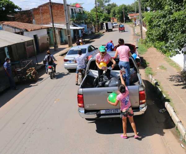 Niños del Bañado Sur reciben regalo por el día de los Reyes