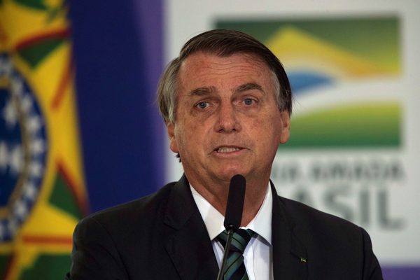 Bolsonaro afirma que Brasil está una maravilla tras decir que estaba quebrado - MarketData