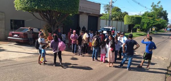 Nativos arreados por los Domínguez vuelven a exigir tierras - Nacionales - ABC Color