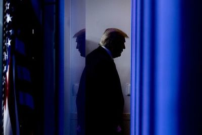 Trump pide a Pence en Twitter que frene la certificación del triunfo de Biden - Mundo - ABC Color