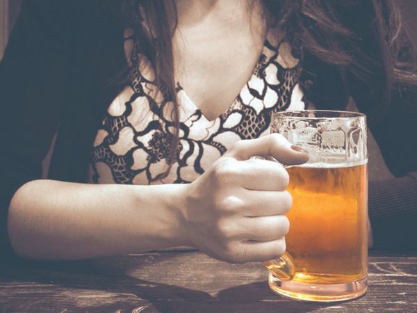 ¿Por qué las mujeres se emborrachan más rápido?