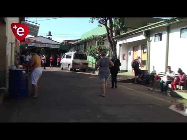 INCONCIENCIA CIUDADANA: PACIENTES Y FAMILIARES ARROJAN BASURAS EN EL HOSPITAL