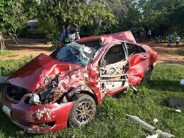 Joven fallece tras vuelco de vehículo en Escobar - Nacionales - ABC Color