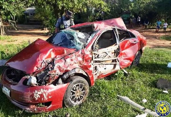 Conductora "tragó" una curva, volcó y murió en la ruta Paraguarí – Villarrica •