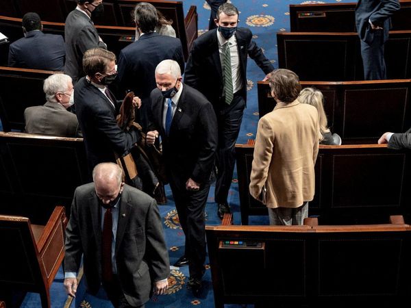 Evacuan edificios del Congreso mientras partidarios de Trump protestan