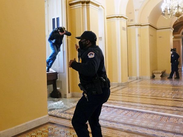 Un herido de bala en el asalto de seguidores de Trump al Congreso de EEUU