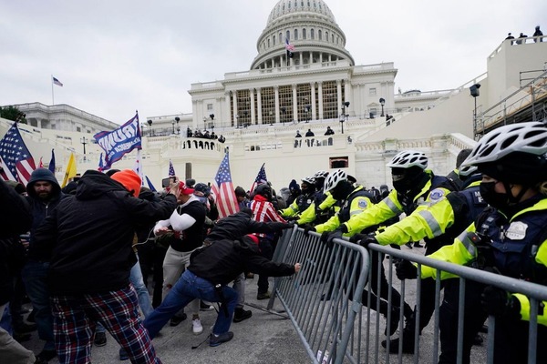 EE.UU.: policía cierra el Congreso ante violenta arremetida de seguidores de Trump - ADN Digital