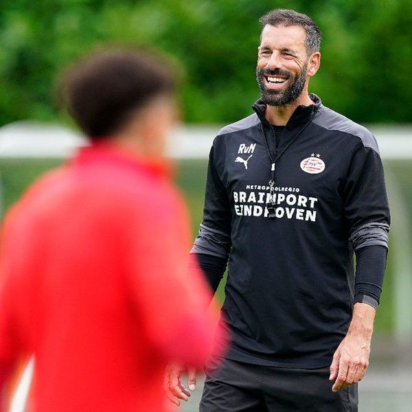Van Nistelrooy entrenará al PSV Eindhoven B - Fútbol - ABC Color
