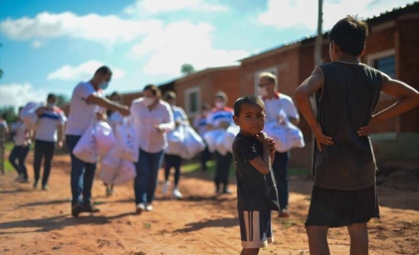 HOY / SND y COP llevan a niños indígenas sus Reyes Magos