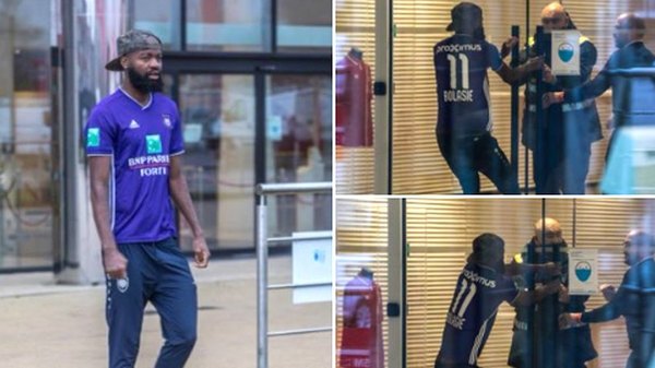 Crónica / ¡Surreal! Llegó con la remera de eterno rival