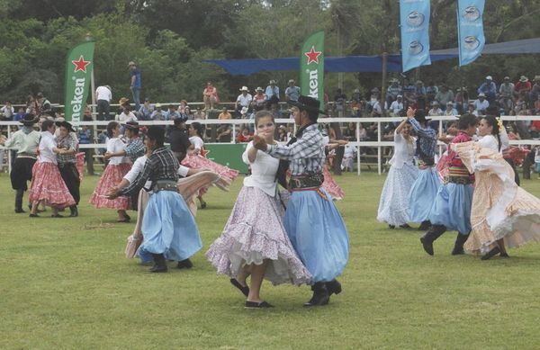 Fiesta de la Tradición Misionera será la gran ausente  este 2021 - Espectáculos - ABC Color