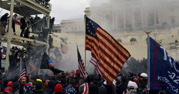 Cuatro muertos y 14 policías heridos durante el asalto al Capitolio de EEUU - Noticiero Paraguay