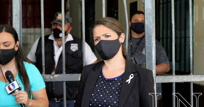 La Nación / Funcionarios carcelarios amenazan a ministra de Justicia