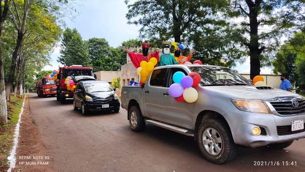 LOS REYES MAGOS ESTUVIERON DE VISITA POR FRAM
